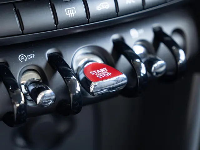 MINI 3-Deurs Cooper 2021 Benzine 26