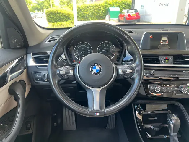 BMW X1 XDrive25i PANO,AUTOMAAT,PDC 2017 Benzine 15