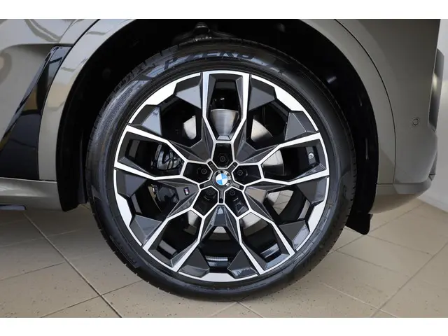 BMW X7 xDrive40i 2025 Benzine 7
