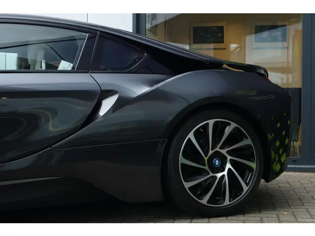 BMW i8 1.5 2015 Hybride Benzine 9