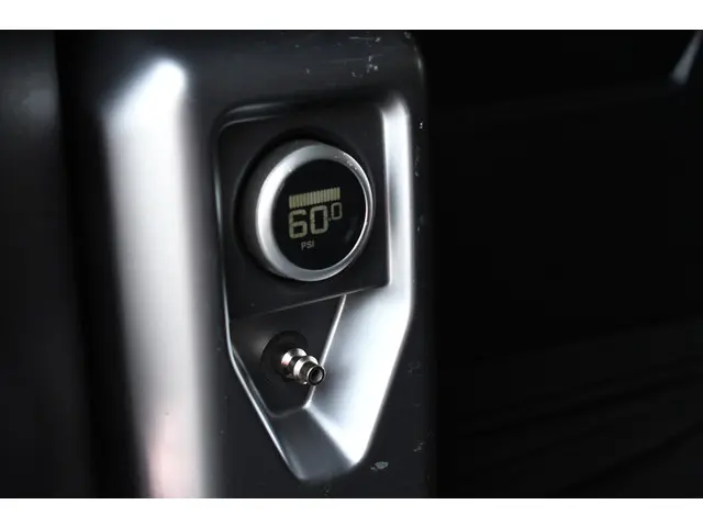 Land Rover Defender 110 D300 SE 2021 Diesel 45
