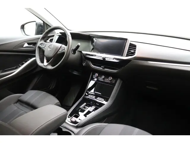 Opel Grandland 1.2 Turbo Level 3 2024 Benzine 3