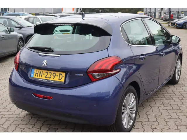 Peugeot 208 1.2 PureTech Allure 2015 Benzine 5