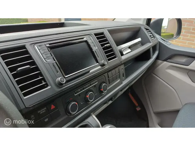 Volkswagen Transporter 2.0 TDI L1H1 2017 Diesel 16