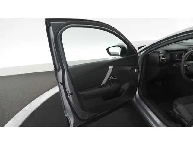 Citroën C4 X PureTech 130 EAT8 Plus 2023 Benzine 57