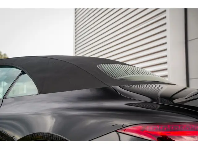 Mercedes-Benz SL Roadster AMG 63 4MATIC+ 2023 Benzine 37