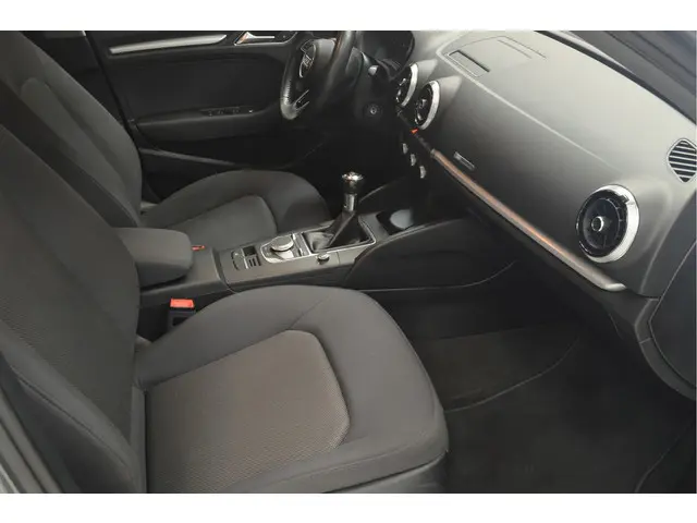 Audi A3 Limousine 1.5 TFSI CoD 2017 Benzine 10