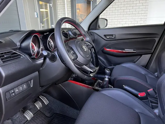 Suzuki Swift 1.4 Sport Smart Hybrid 2021 Benzine 31