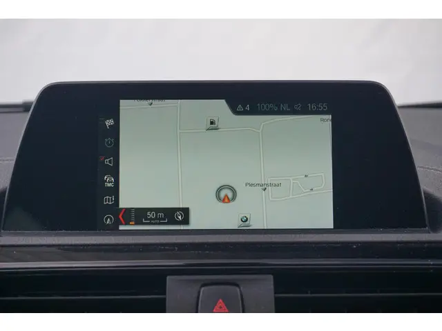 BMW 1 Serie 118i 2018 Benzine 17