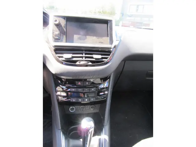 Peugeot 208 1.6 VTi Allure Rosé goud 2013 Benzine 16