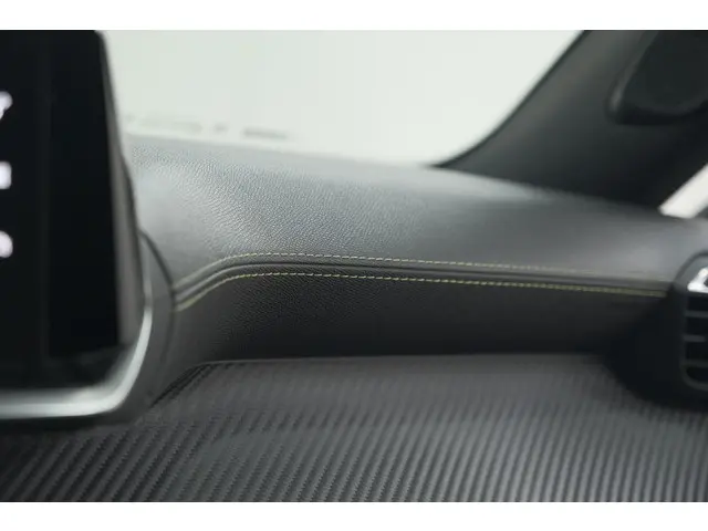 Peugeot 2008 PureTech 130 GT-Line 2020 Benzine 49