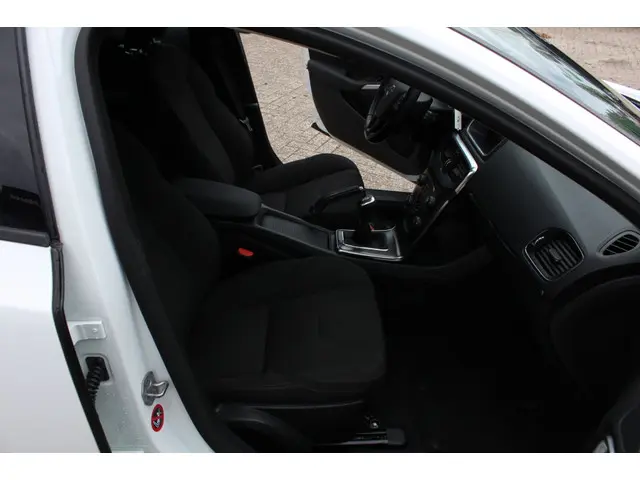 Volvo V40 1.6 T2 2014 Benzine 21
