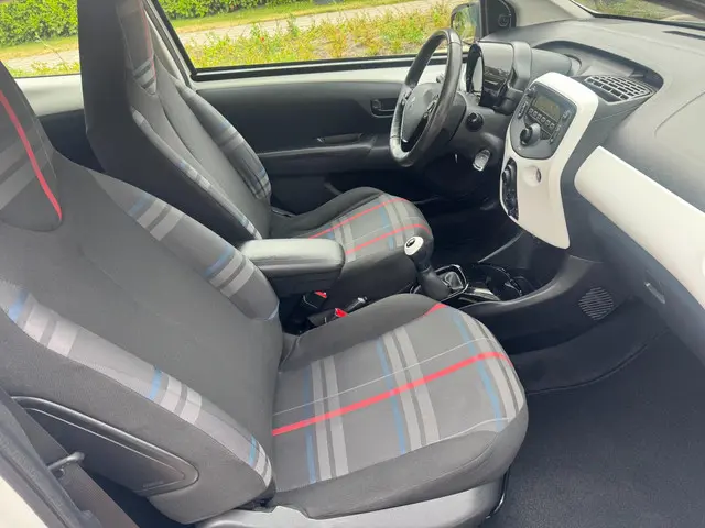 Peugeot 108 1.0 VTi Active 105.000 KM 2014 Benzine 14