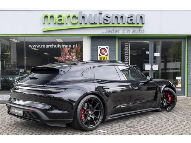 Porsche Taycan Sport Turismo GTS 93 kWh 2023 Elektrisch 16