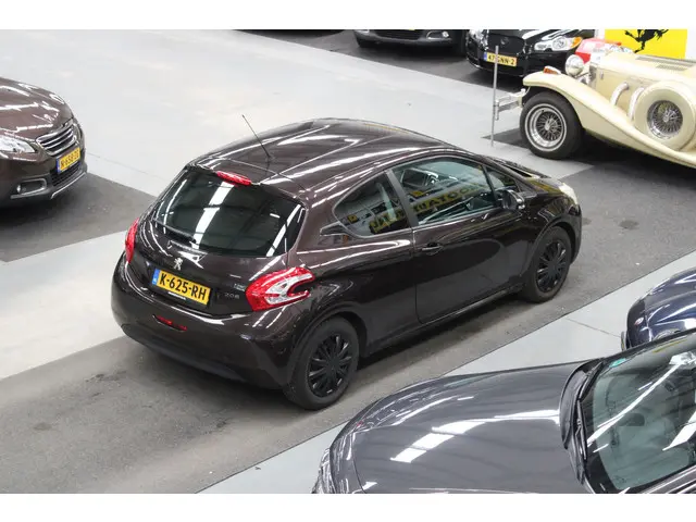 Peugeot 208 1.2 VTi Active 2013 Benzine 20