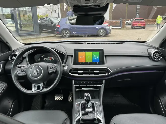 MG EHS 1.5 TGDI Luxury 2023 Hybride Benzine 12