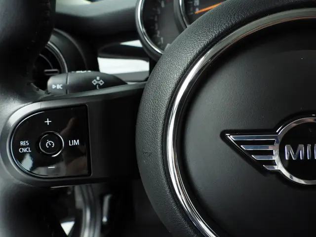 MINI 3-Deurs One 2022 Benzine 15