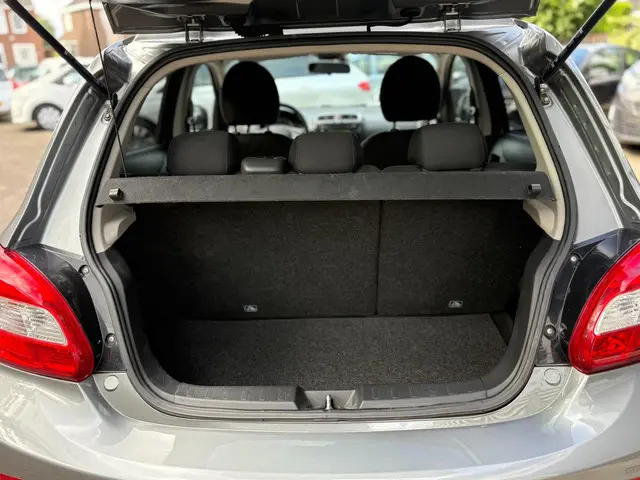 Mitsubishi Space Star 1.0 Intense+ 2016 Benzine 17