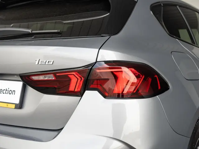 BMW 1 Serie 120 2025 Benzine 15