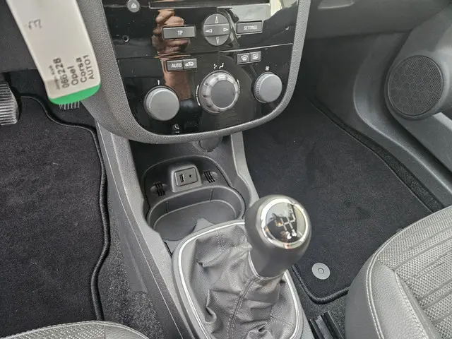 Opel Corsa 1.4-16V Opc-Line,Sport 2014 Benzine 26