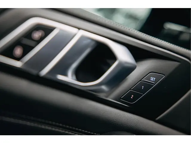 BMW X5 xDrive50e 2023 Hybride Benzine 35