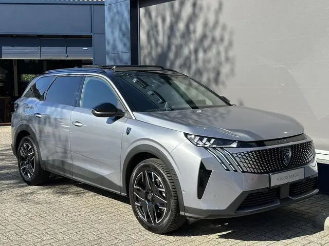 Peugeot 5008 1.2 Hybrid 145 GT 2025 Hybride Benzine 6