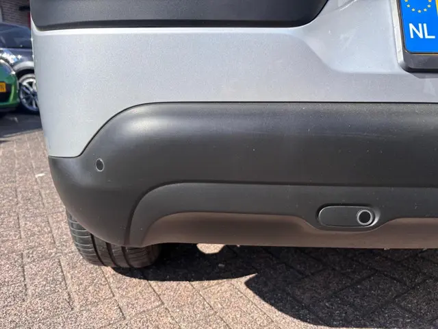 Citroën C4 Cactus 1.2 PureTech Shine 2018 Benzine 29