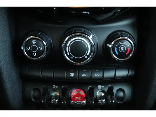 MINI One Mini 1.2 Business 2016 Benzine 24