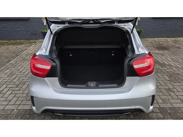 Mercedes-Benz A-Klasse 200 AMG Sport 2013 Benzine 23