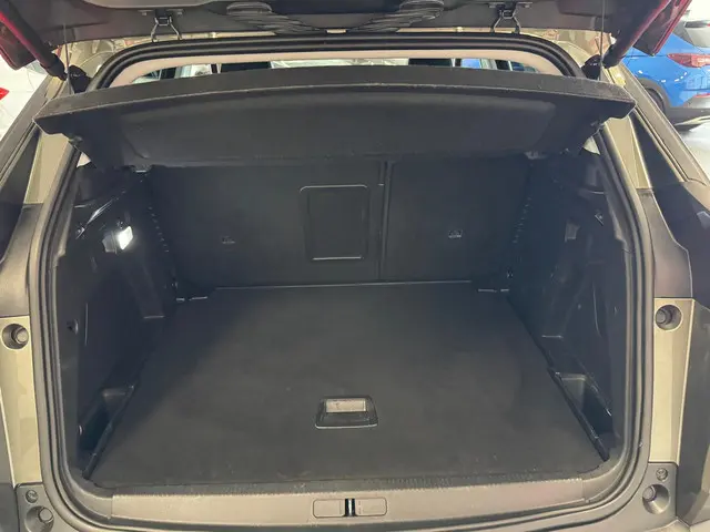Peugeot 3008 1.2 PureTech Première 2017 Benzine 12