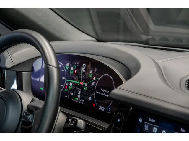 Porsche Cayenne Coupé 3.0 E-Hybrid 2024 Hybride Benzine 25