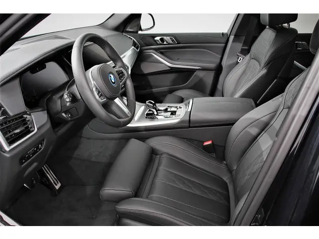 BMW X5 xDrive45e High Executive 2023 Hybride Benzine 7