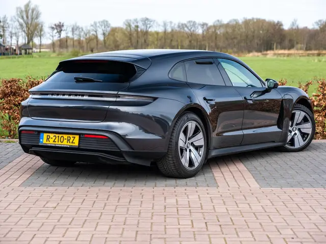 Porsche Taycan Sport Turismo 79 kWh 2022 Elektrisch 5