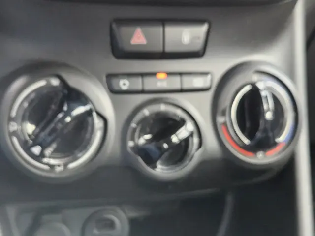 Peugeot 208 1.2 PureTech NAVI TEL PDC CC 2018 Benzine 20