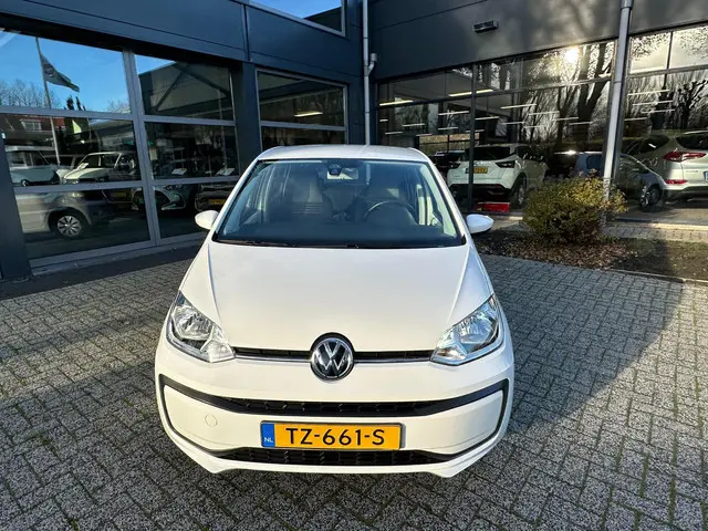 Volkswagen up! 1.0 BMT move up! 2018 Benzine 10