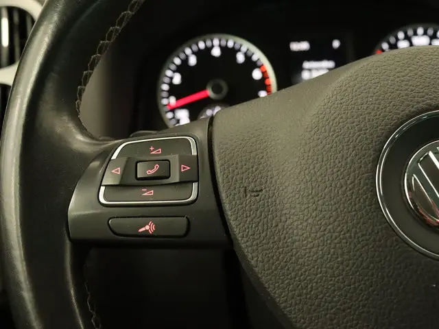 Volkswagen Tiguan 1.4 TSI Sport & Style 2015 Benzine 24