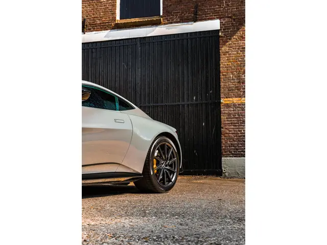 Aston Martin V8 Vantage 4.0 2018 Benzine 67