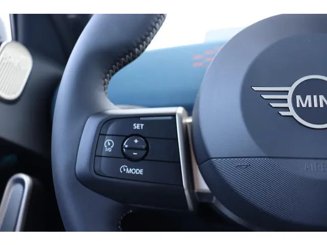 MINI Aceman Mini E Favoured L 42.5 kWh 2025 Elektrisch 16