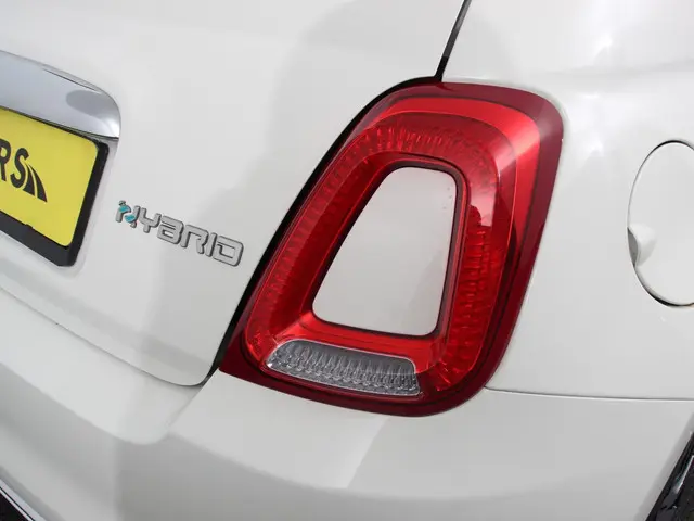 Fiat 500 1.0 Hybrid Dolcevita 2024 Benzine 31