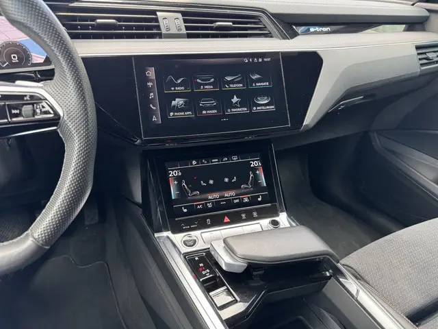 Audi e-tron 55 quattro S edition 2022 Elektrisch 28