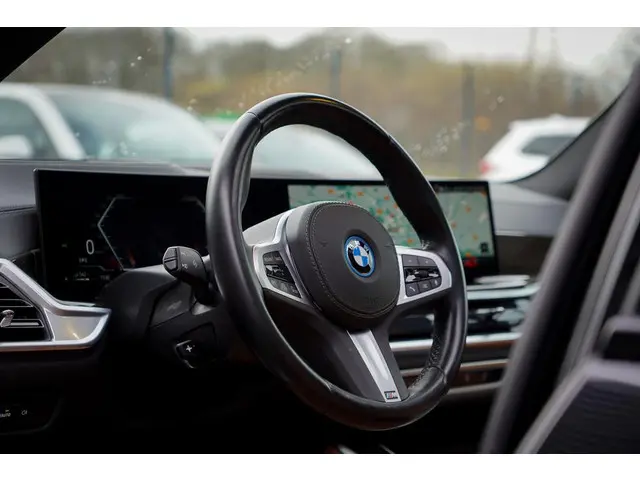 BMW X5 xDrive50e M-Sport 2023 Hybride Benzine 6