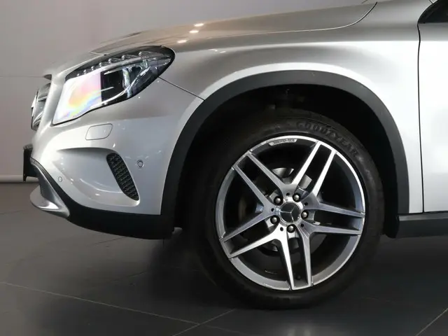 Mercedes-Benz GLA 200 Prestige 2016 Benzine 22