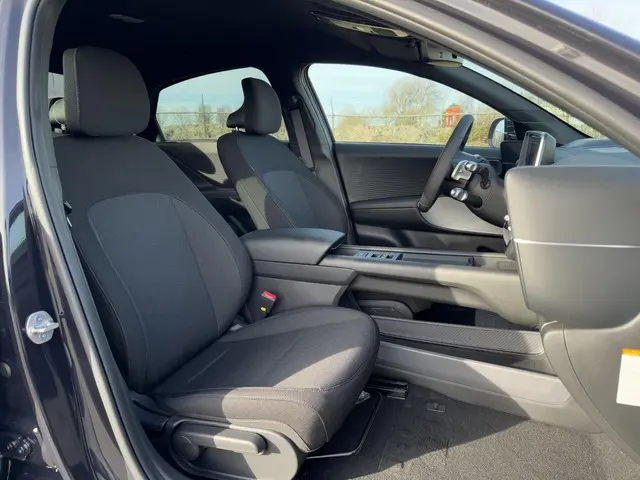Hyundai IONIQ 6 Connect 77.4 kWh 2025 Elektrisch 11