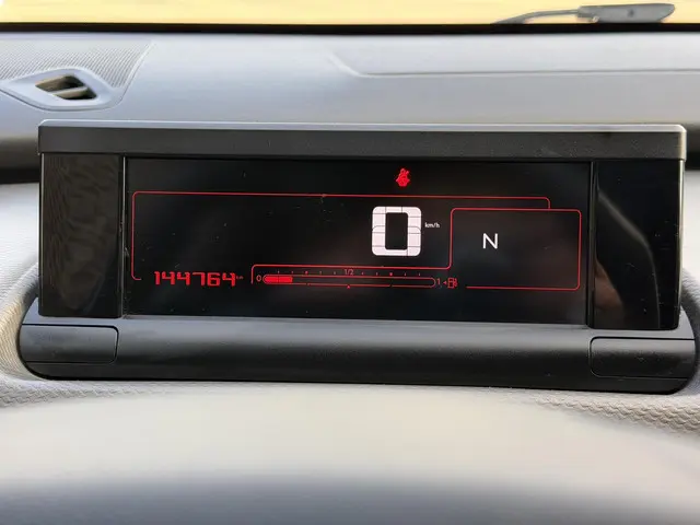 Citroën C4 Cactus 1.2 PureTech Shine 2016 Benzine 23