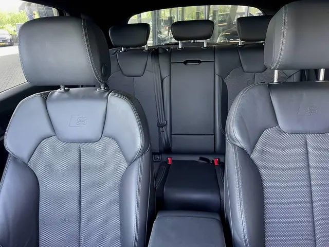 Audi Q5 40 TFSI S edition 2023 Hybride Benzine 21