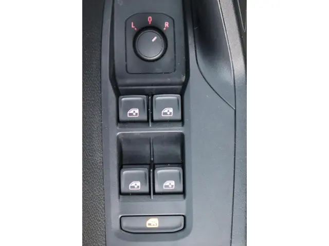 SEAT Arona 1.0 EcoTSI STYLE 2024 Benzine 29