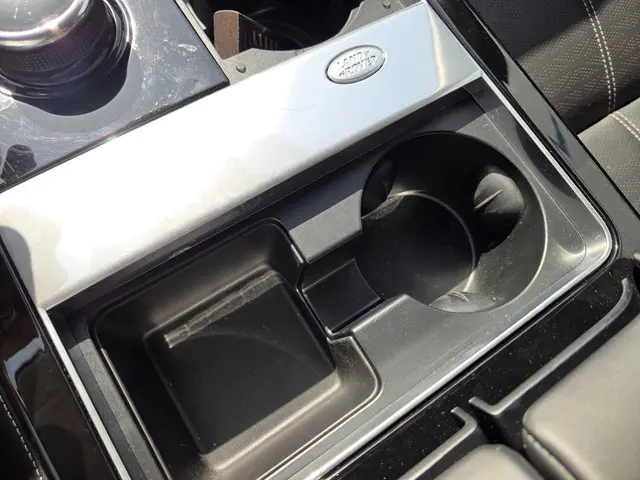 Land Rover Range Rover Velar 3.0 V6 AWD SE 2017 Diesel 11