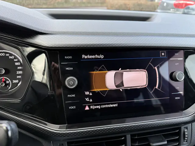 Volkswagen T-Cross 1.0 TSI Life Business 2021 Benzine 14