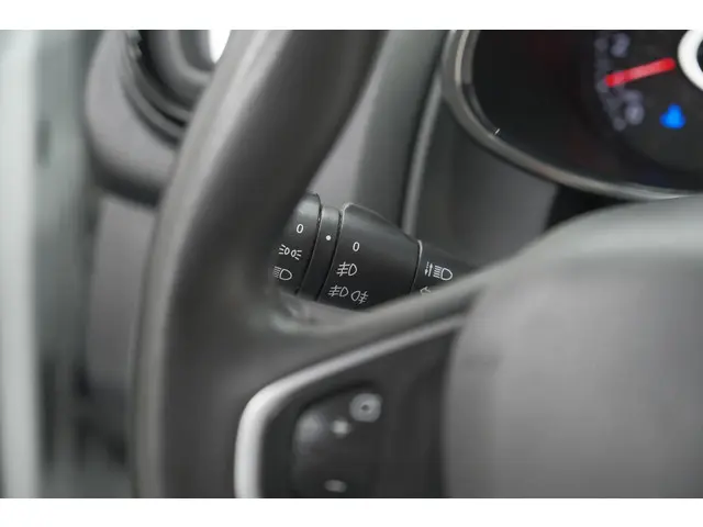 Renault Clio Estate TCe 90 Limited 2019 Benzine 31