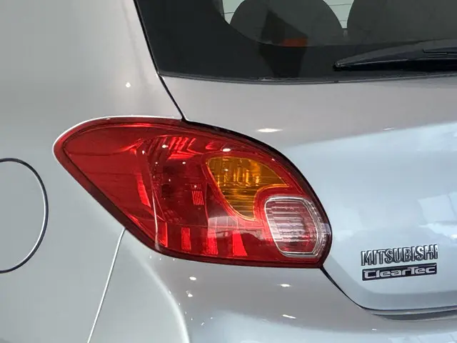 Mitsubishi Space Star 1.0 Inform 2013 Benzine 19
